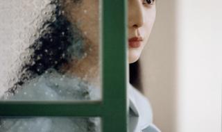 迪丽热巴科技感封面